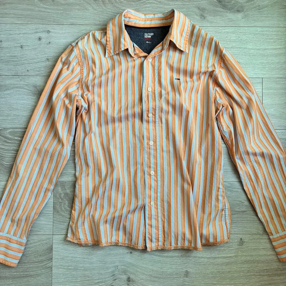 TOMMY HILFIGERトミー ヒルフィガー ストライプ柄 ダウンシャツ