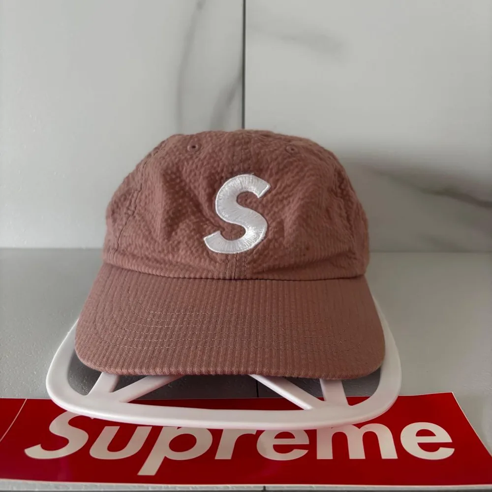希少 Supreme Seersucker S Logo 6-Panel ピンク