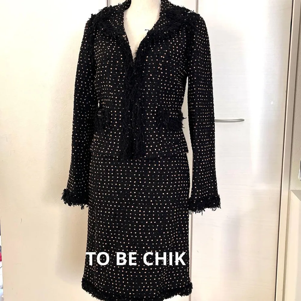 TO BE CHIK スーツ