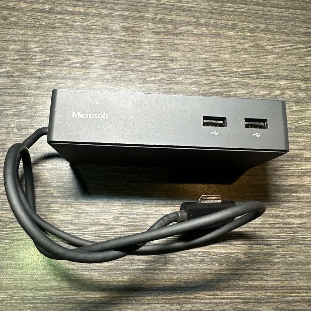本体Microsoft Surface Dock 第1世代(型番1661)