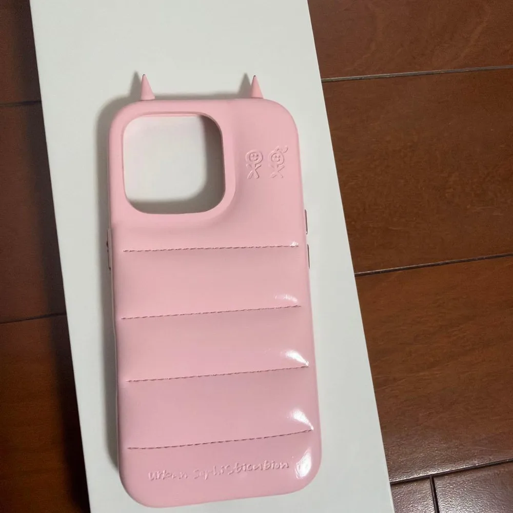Urban Sophistication iPhoneケース ピンク16Pro