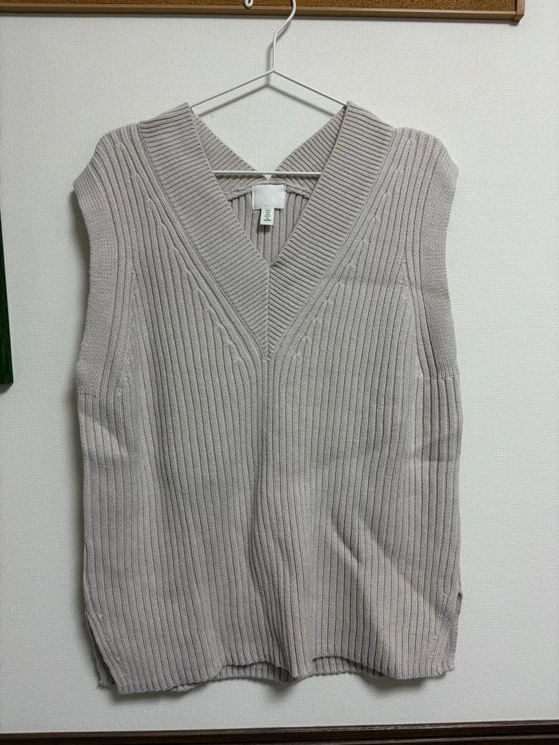 H&M Vネック リブニットベスト ベージュ
