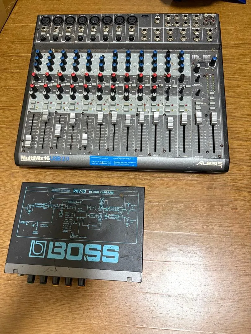 ALESIS MultiMix16 USB 2.0 BOSS RRV-10