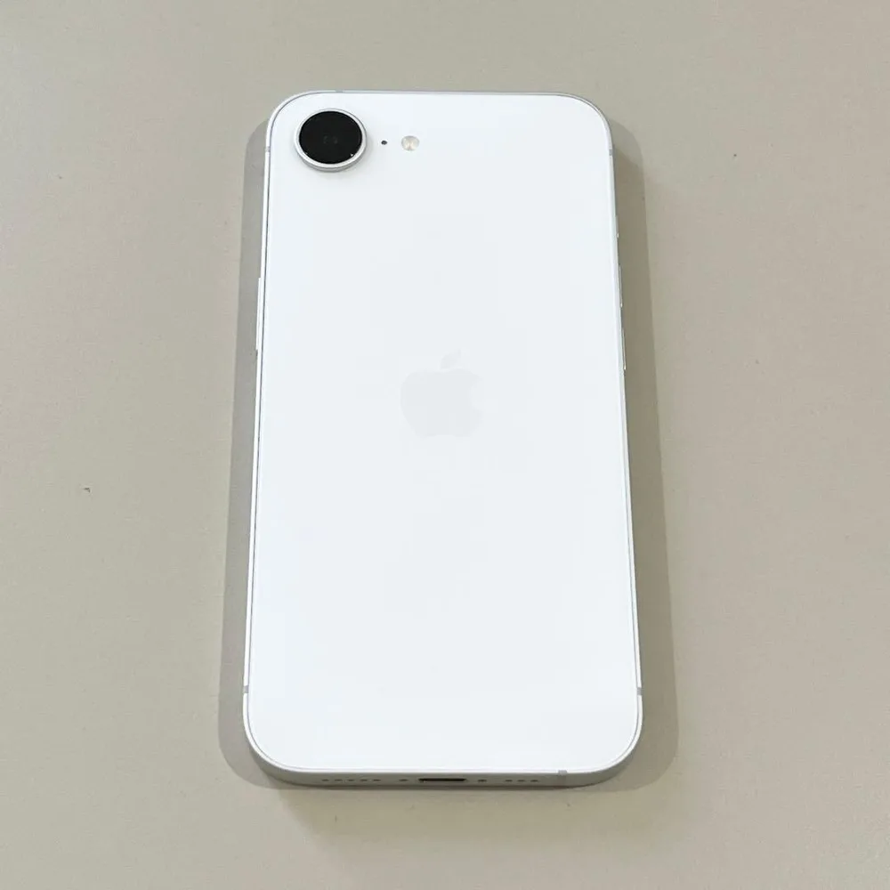 【美品】iPhone 16e|128gb|SIMフリー