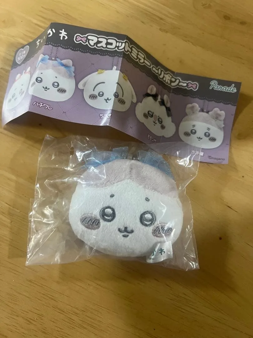 ちいかわ マスコットミラー リボン ハチワレ
