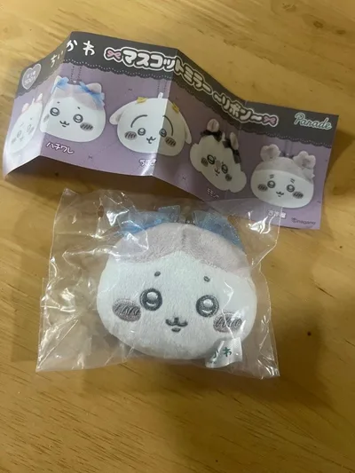 ちいかわ マスコットミラー リボン ハチワレ