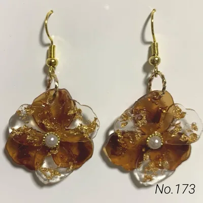 ハンドメイド レジンピアス フラワー型 173