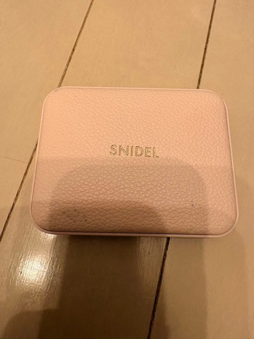 SNIDEL フェイススタイリストn 02