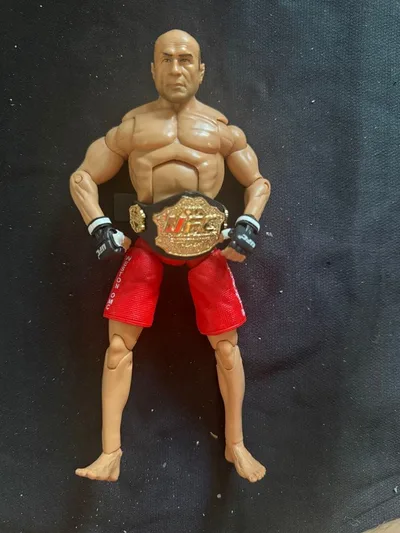 UFC フィギュア チャンピオンベルト付き 可動式
