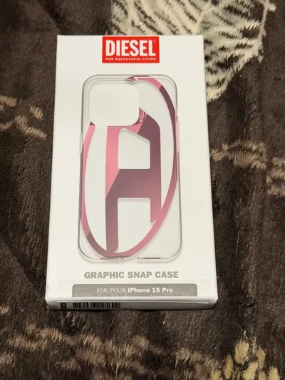 DIESEL iPhone 15 Pro用 グラフィックケース