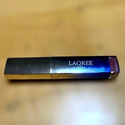 LAQREE ツートンスティックアイシャドウ