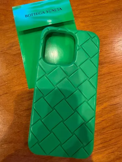 【新品】BOTTEGA VENETA iPhone 16proケース