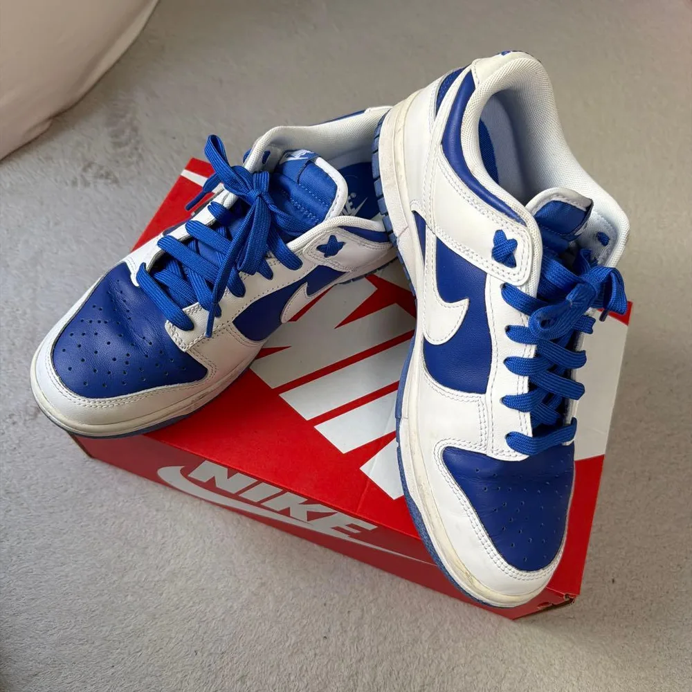 NIKE DUNK LOW สีขาว/น้ำเงิน