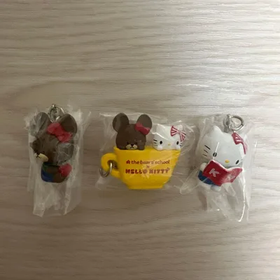 くまのがっこう ハローキティ めじるしアクセサリー 3点セット