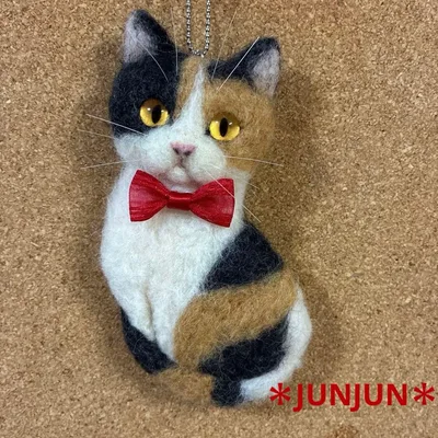 お値下げ!羊毛フェルト 三毛猫さんキーホルダー ハンドメイド 猫 羊毛フェルト猫