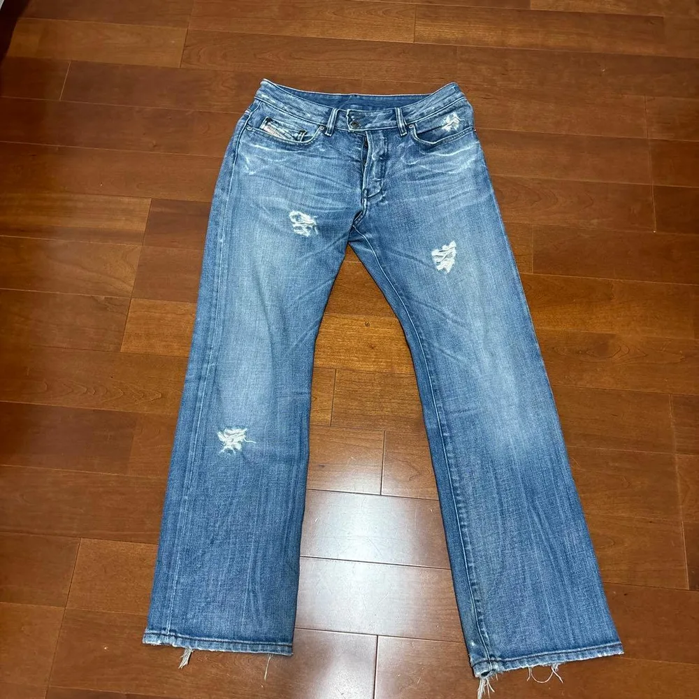 DIESEL デニムパンツ ダメージ加工 ボタンフライ