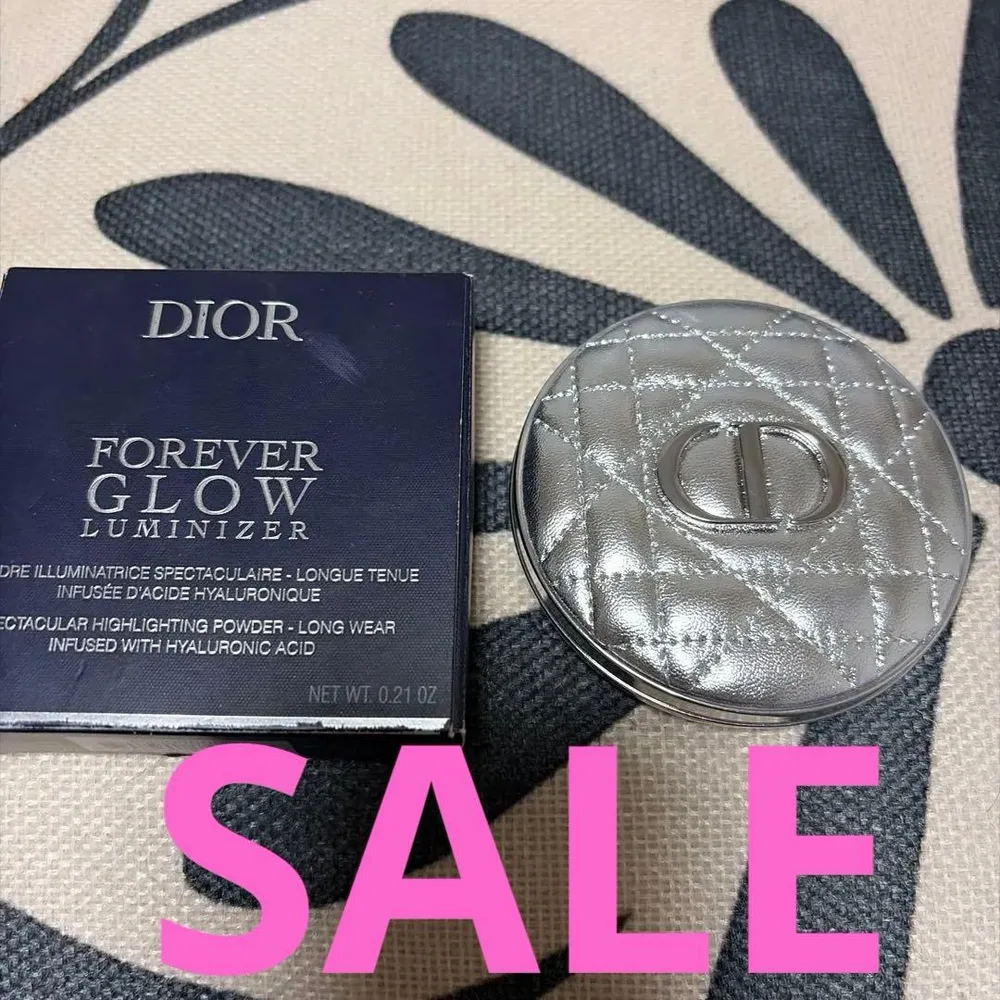 Dior ディオールスキン フォーエヴァー グロウ ルミナイザー 06