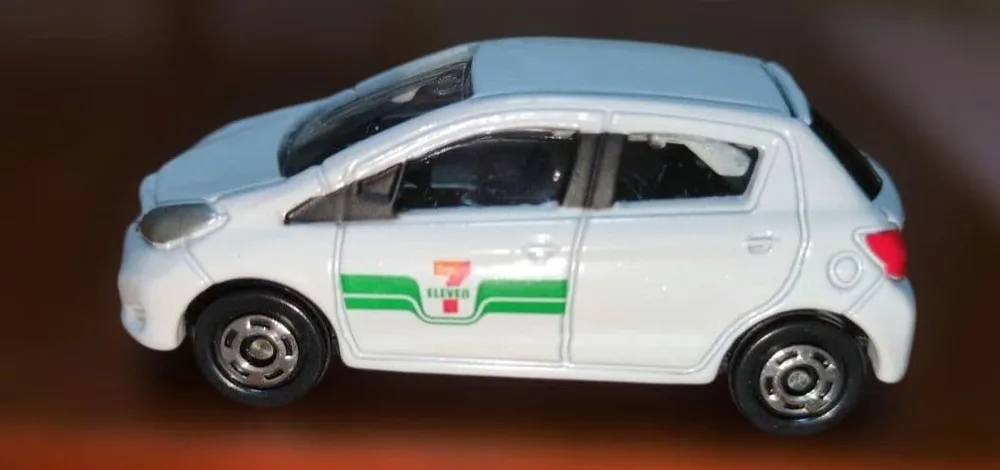 トミカ セブンイレブン配送車 ミニカー