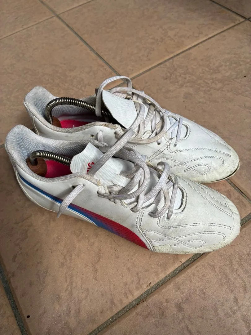 PUMA サッカースパイク ホワイト レッド ブルー