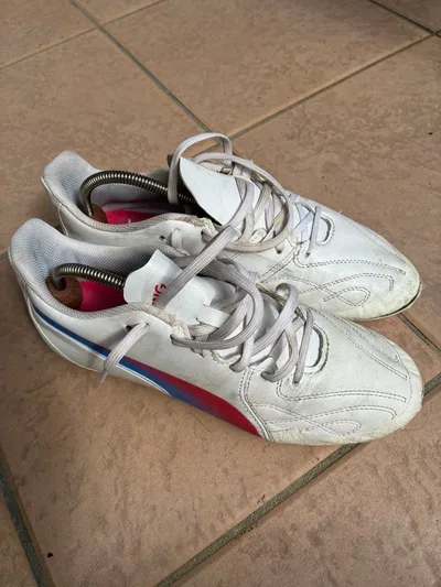 PUMA サッカースパイク ホワイト レッド ブルー