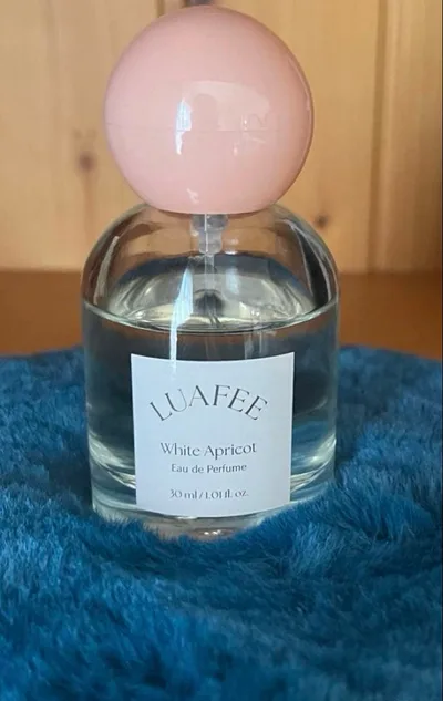 【ほぼ新品】LUAFEE ホワイトアプリコット オードパルファム 30mL