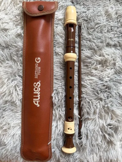 AULOS เครื่องบันทึกโซปราโน 702B พร้อมกล่อง