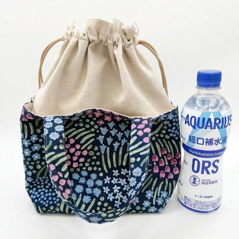 *ハンドメイド*巾着トートバッグ*外ポケット* お散歩 お買い物 花畑
