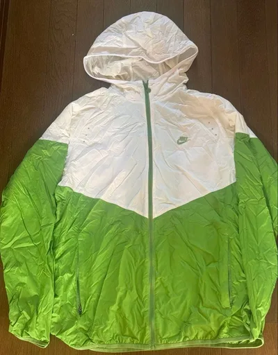 NIKEウィンドブレーカー