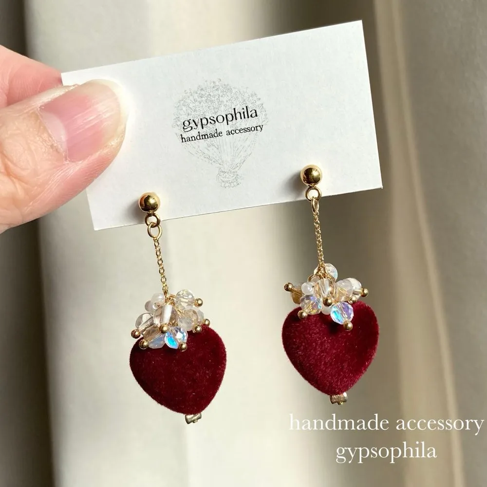 【No.251】ハンドメイドピアス、14kgpチェーン、フロッキーハートボルドー