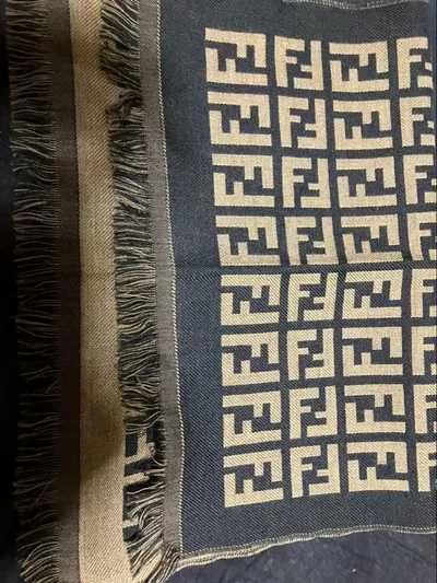 FENDI マフラー