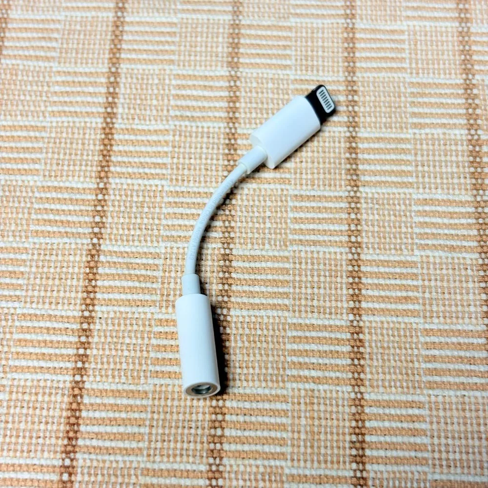 Lightning to 3.5mmオーディオアダプタ Apple純正