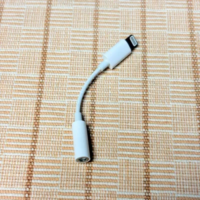 Lightning to 3.5mmオーディオアダプタ Apple純正