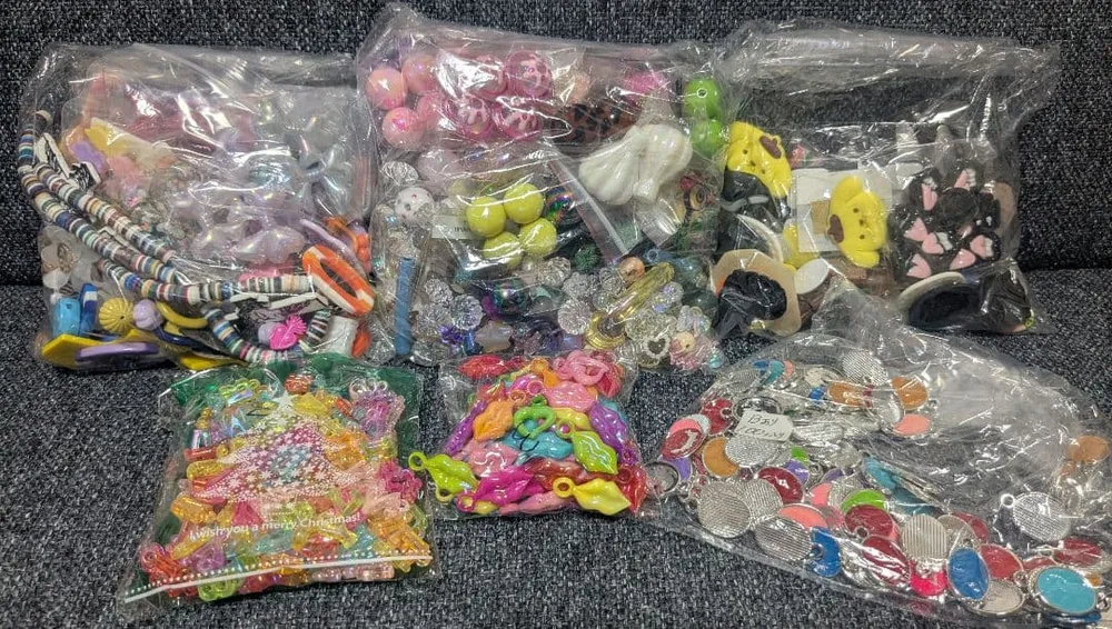 【大量】デコパーツ ビーズ チャーム 詰め合わせ まとめ売り セット(B品含)