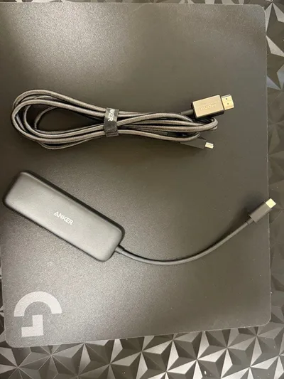 Anker 332 USB-C Hub (5-in-1) 本体とHDMIケーブル