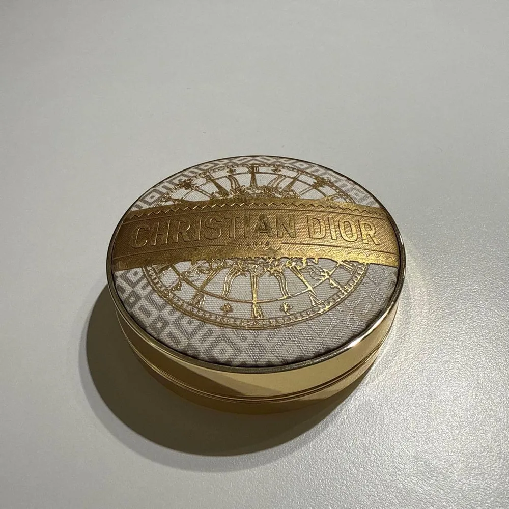 【即購入◎】値下げ♡クリスマス限定DIOR クッションファンデ ケース+極少残有