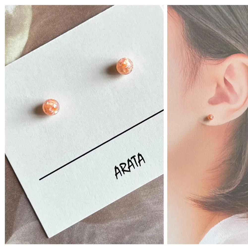 まち針ピアス ミニピアス ハンドメイド コーラルピンクっぽい色味