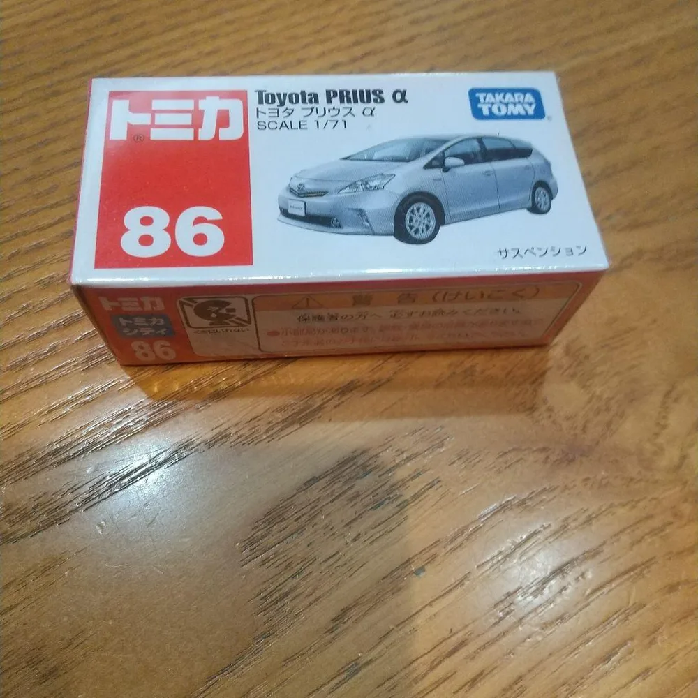 トミカ No.86 トヨタ プリウス α