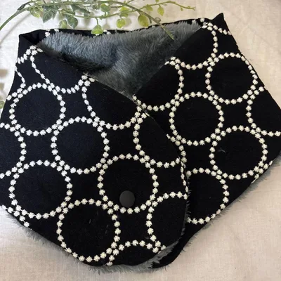 ハンドメイド☆ネックウォーマーリネン黒サークル柄ファ