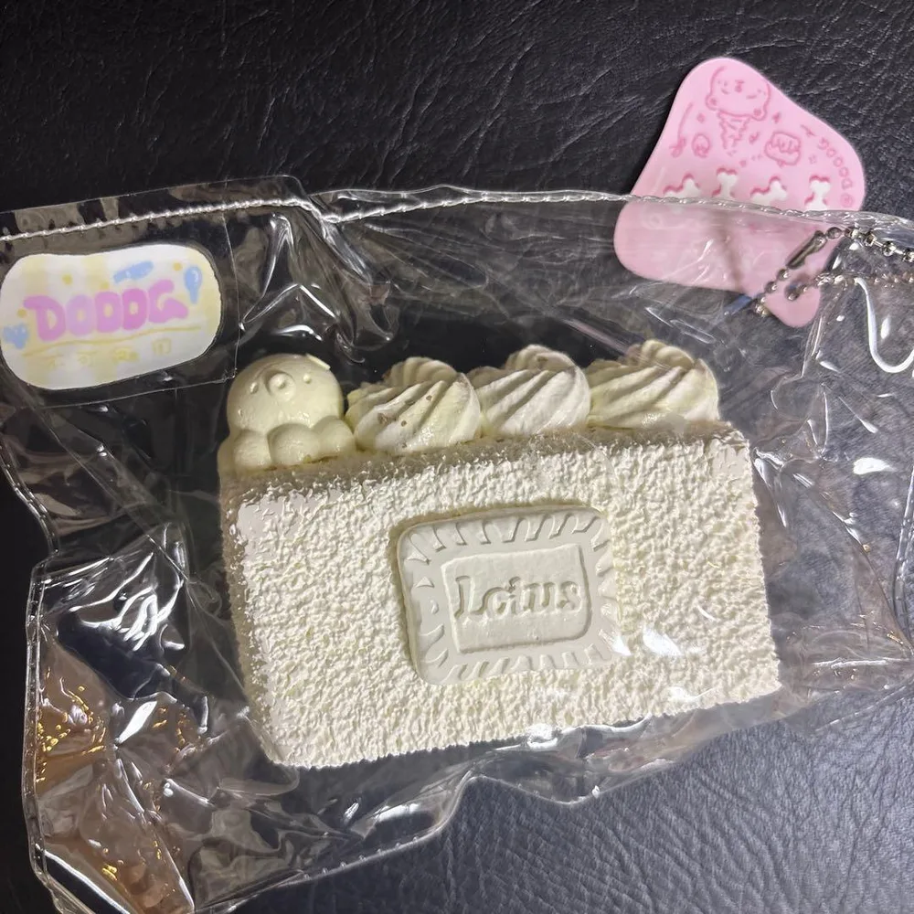 dooog ロータス スクイーズ ケーキモチーフ ホワイト たこ