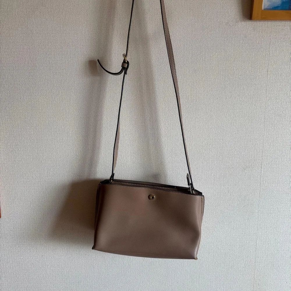 ショルダーバッグ ベージュ かるいかばん