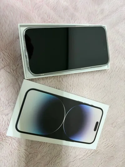 Apple iPhone 15 Pro Max 256GB バッテリー100%