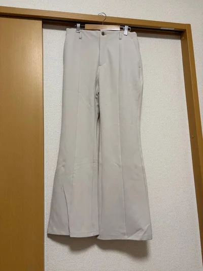 センタープレス フレアパンツ アイボリー