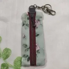 ハンドメイド マチ付きミニポーチ 花柄 キーホルダー付リップポーチお散歩⑨
