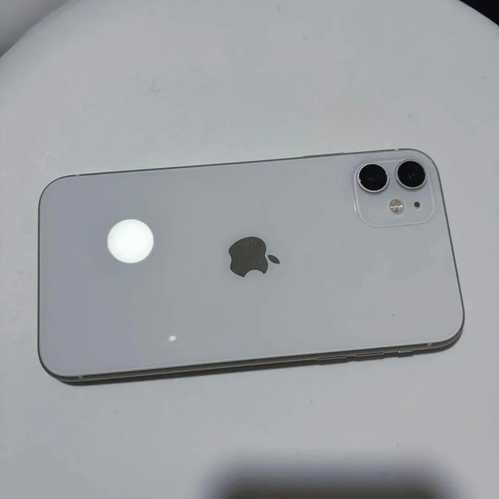 Apple iPhone 11 本体 ホワイト 128GB