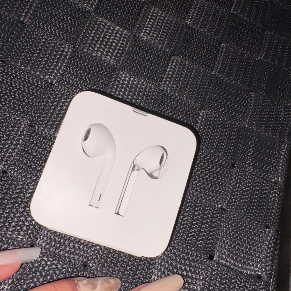 Apple EarPods with Lightning Connector