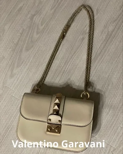 Valentino Garavani ロックスタッズ ショルダーバッグ