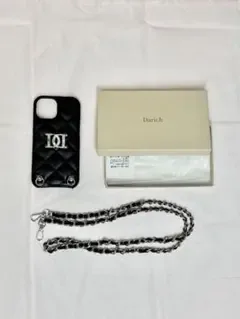 ダーリッチ darich ストーンロゴキルティングiPhoneケース15