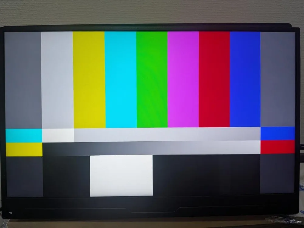 15インチ 4K ポータブルモニター カバー付