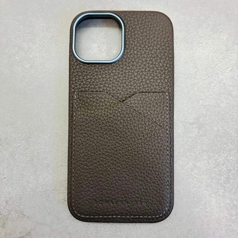 BONAVENTURAバックカバーケースシュリンクレザー iPhone15
