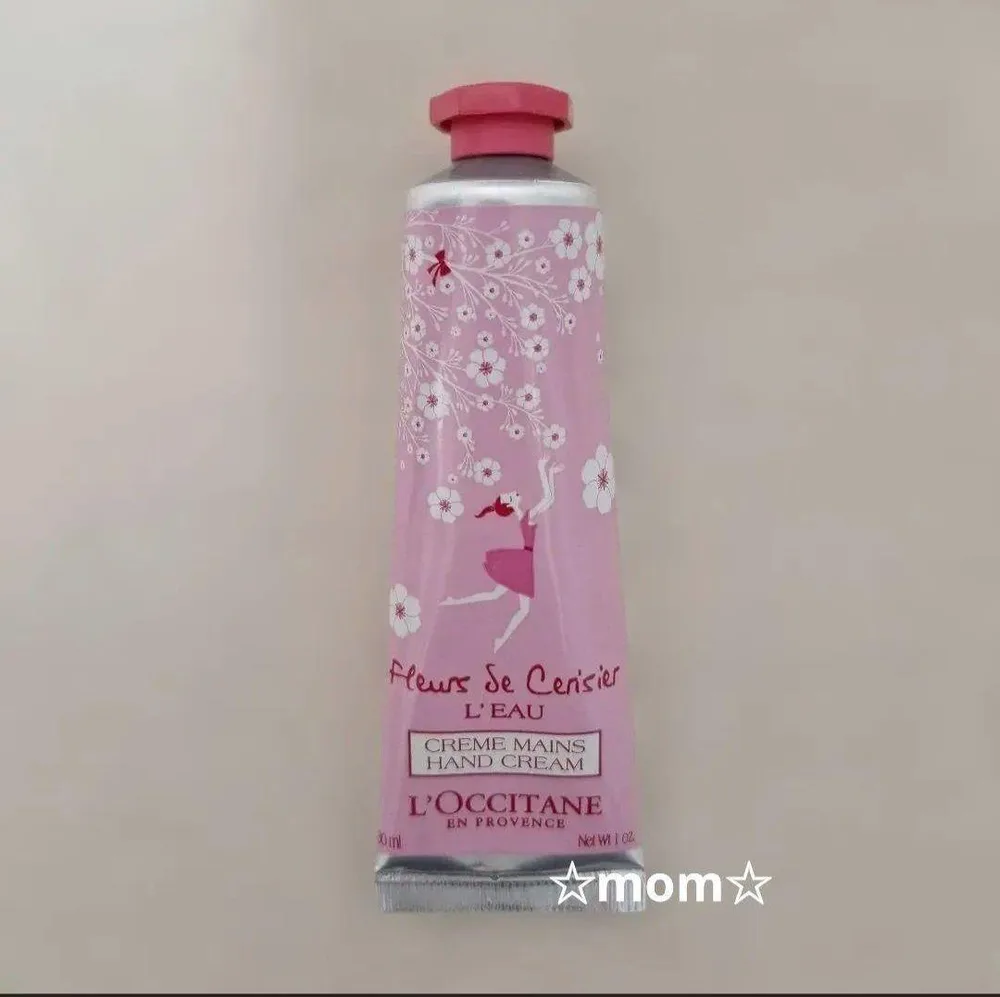 【新品・未使用】L'OCCITANE チェリー リボン ハンドクリーム 30m